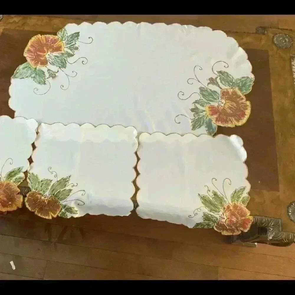 VINTAGE hand painted table runner and 3 place mats. Never used
